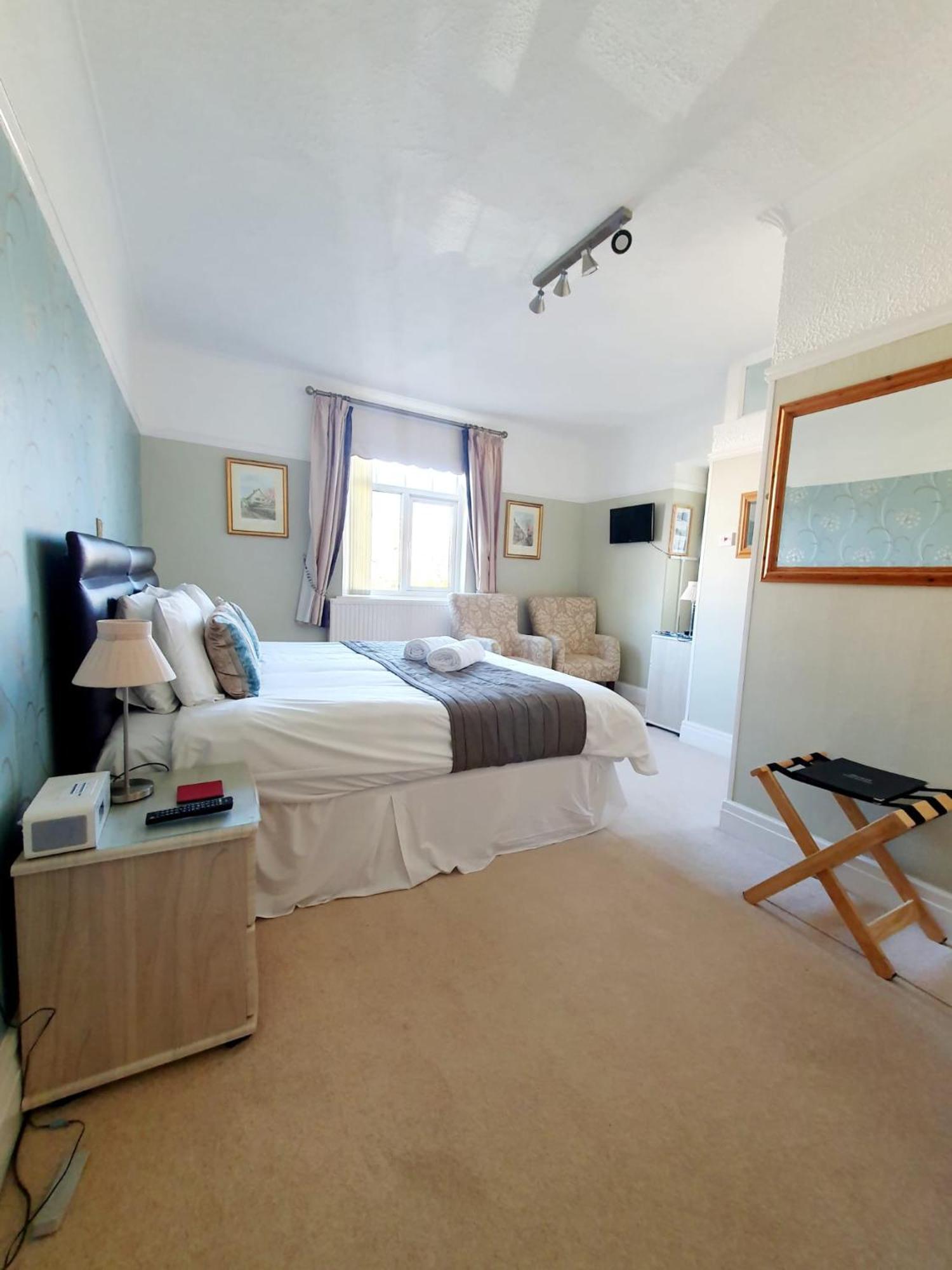 Cleave Court Guest House لاندودنو المظهر الخارجي الصورة